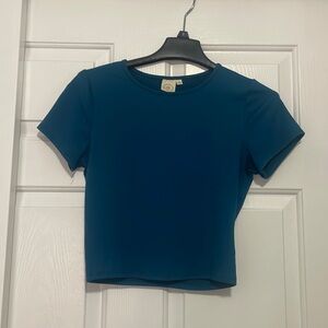 Woman cropped blue shirt